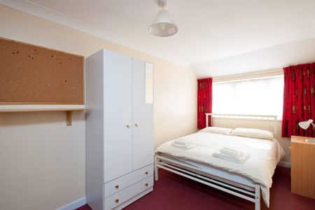 The Silvers, Broadstairs (1) Kent CT10 2PF - Photo 3