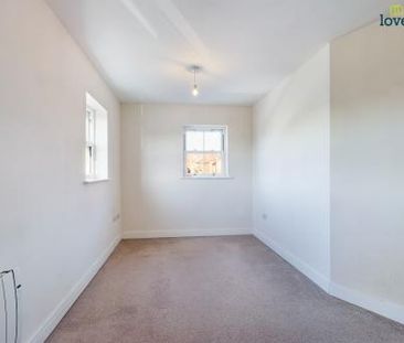 2 bedroom Flat To Let - Photo 1