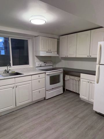 For Lease - 11 Parkwood Avenue Unit# Lower, Toronto, Ontario - Photo 2