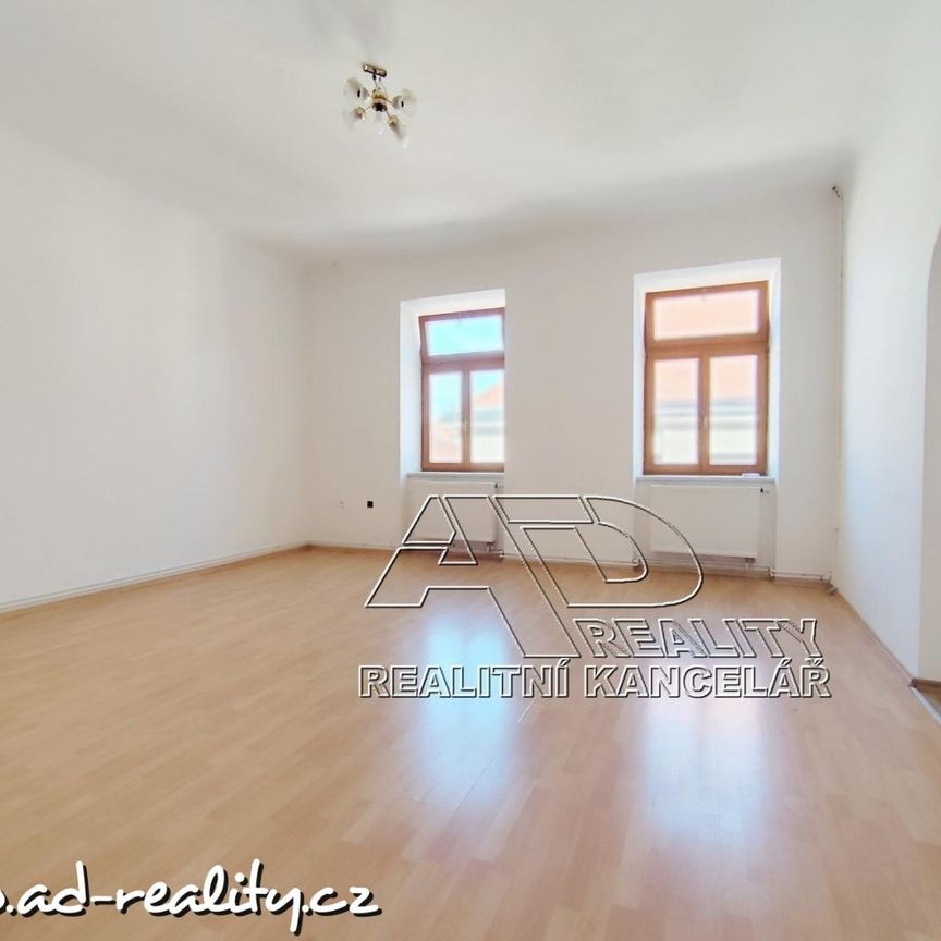 Pronájem bytu 3+1 70 m², Hradební, České Budějovice - Fotografie 1