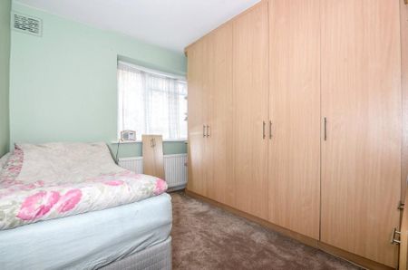 3 Bed Flat, Alexandra Avenue, HA2 - Photo 4