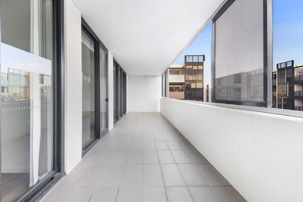 Modern 3-Bed Apartment with 2 Parking Spaces in the Heart of Mascot - Photo 1