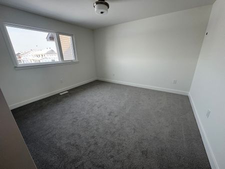 For Lease - 120 San Felice Circle, Kanata, Ontario - Photo 5