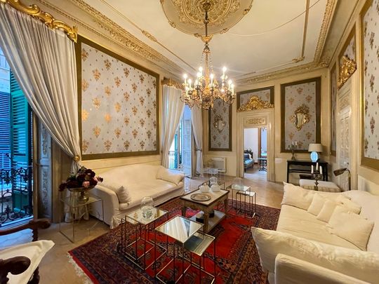 Apartamento muy representativo en planta noble 3 dormitorios, zona Plaza Mayor, Palma. - Photo 1