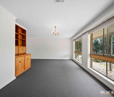 WELL MAINTAINED, SPACIOUS HOME - Photo 4