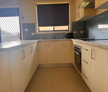 3 Bedroom Granny flat - Photo 6