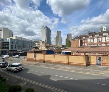 2 bedroom flat to rent - Photo 1