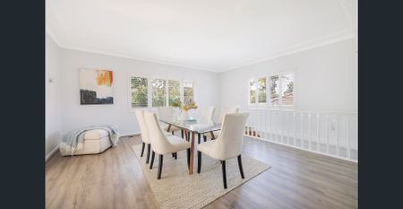 Elevated family home/ City & Water views/ North-facing garden setting - Photo 5