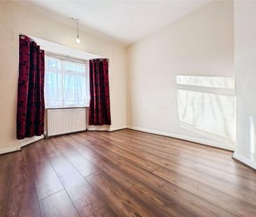 4 bedroom terraced house to rent - Photo 3