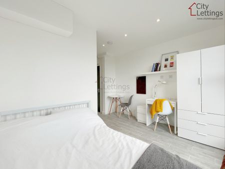 1 Bedroom Studio - Photo 2