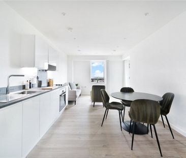 A chic one-bedroom apartment situated in Wallbrook Gardens, a stunn... - Photo 3