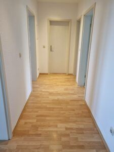 Bismarckstr. 4, Wohnung 8 ~~~ Dachgeschoss, Balkon, Badezimmer mit Wanne, Abstellraum im Treppenhaus, Dachboden, Keller - Foto 4