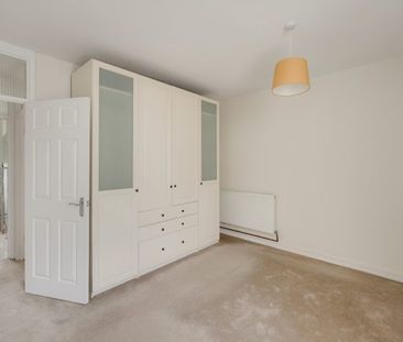 2 Bed Flat - Photo 4