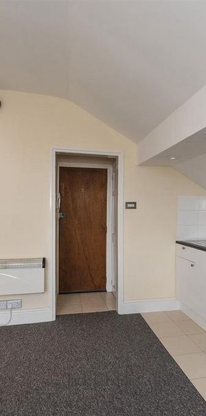 Studio to rent - Photo 1