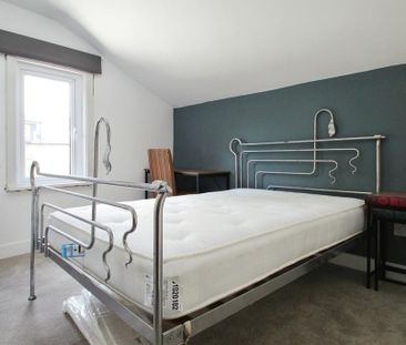 4 bedroom terraced house to rent - Photo 3