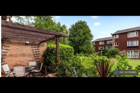 2 bedroom maisonette to rent - Photo 4