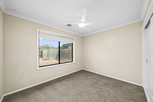 48 Retford Close, Werribee. - Photo 1