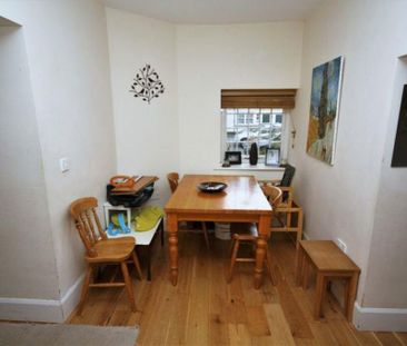 Sir Gilbert Scott Court - Photo 3