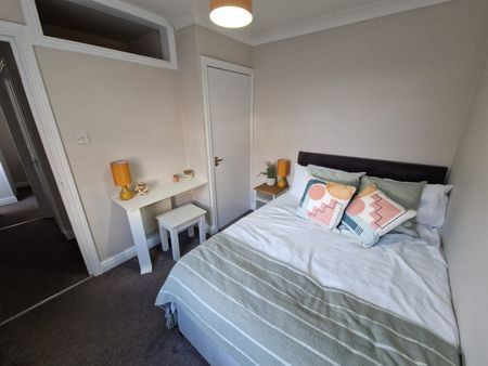 2 bedroom terraced house to rent - Photo 5