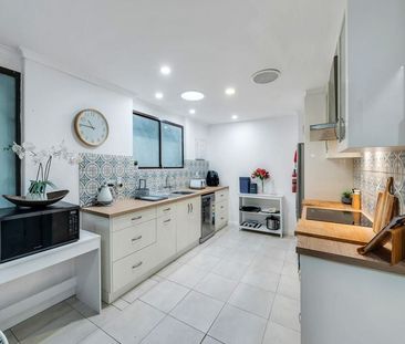 Fully Furnished 3-Bedroom Home in Prime Klemzig Location - Photo 4