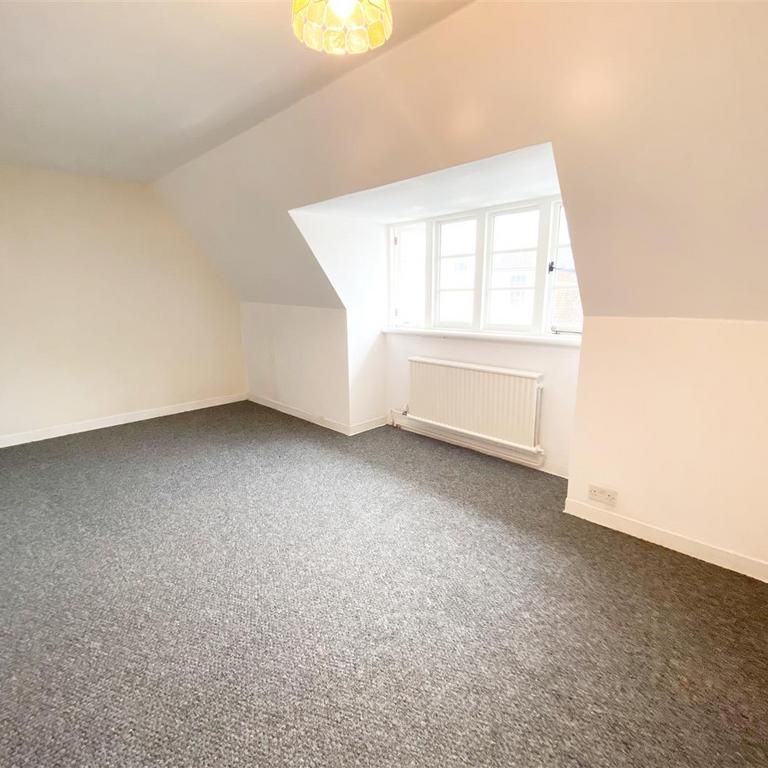 3 bedroom maisonette to rent - Photo 1