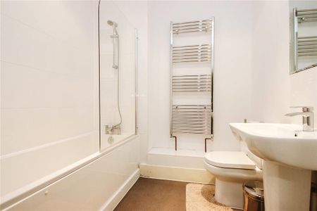 6 bedroom townhouse to rent - Photo 2