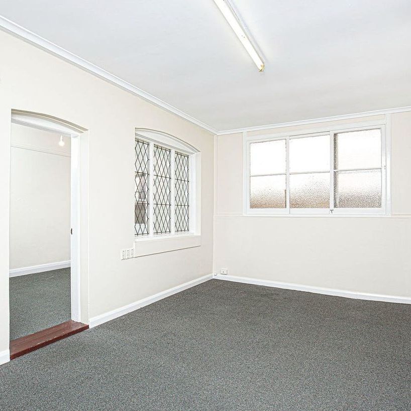 QUIET REAR POSITION - Photo 1