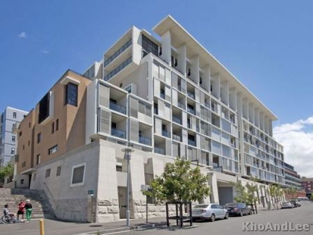 FABULOUS ONE BEDROOM + STUDY APARTMENT WITH CITY VIEWS + LARGE ENTERTAINING BALCONY - Photo 3