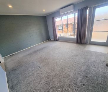 Kingsway Cutie - 2 bedroom - Photo 3