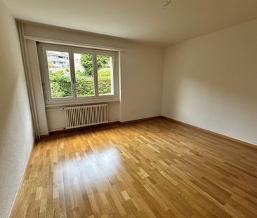 3 1/2-Zimmerwohnung, 1. Stock links - Photo 2