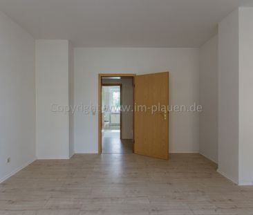 Balkon - Bad mit Fenster - 72 m² | 2-Zimmer-Wohnung Plauen Haselbrunn - Photo 1