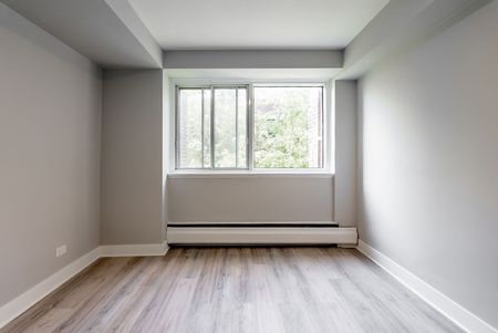 5765 Cote-St-Luc Road, Montréal, QC - Photo 5