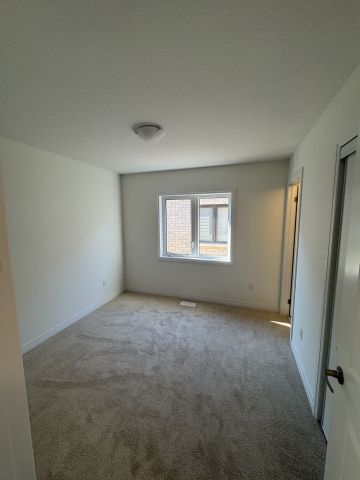 For Lease - 19 Cresthaven Heights, Thorold, Ontario - Photo 5