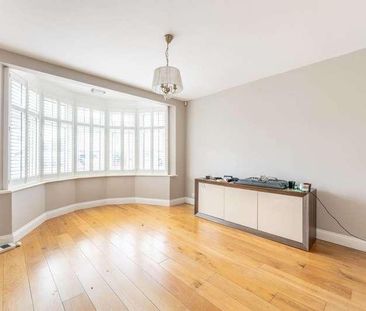 Lennox Gardens, Gladstone, NW10 - Photo 1