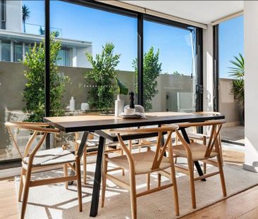 Stunning Two Bedroom Apartment in Bronte With A Large Entertaining ... - Photo 2