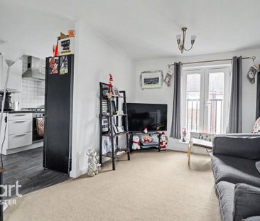 1 bedroom coach house to rent - Photo 3