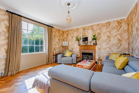 6 bedroom detached house to rent - Photo 3