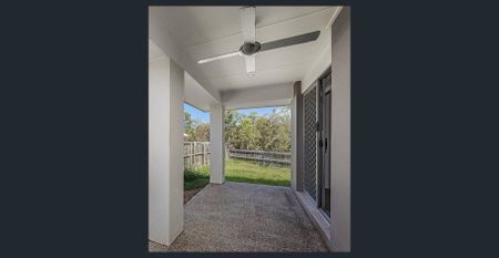 3 BEDROOM DUPLEX IN QUIET CUL-DE-SAC LOCATION - Photo 3