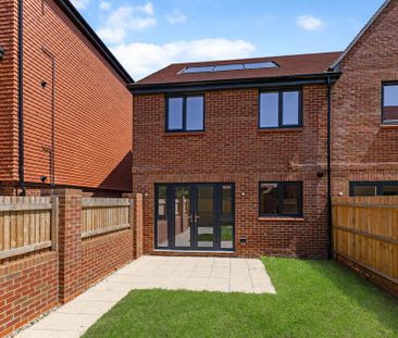 3 bedroom semi-detached house to rent - Photo 5