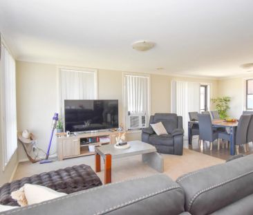 Fabulous Home in Quiet Cul-de-Sac! - Photo 3