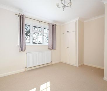 4 bedroom detached house to rent - Photo 3