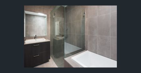 Luxury Townhouse Living Just Steps from the Water - Photo 3