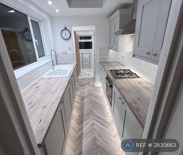 3 bedroom terraced house to rent - Photo 2