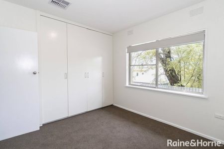 SPACIOUS FAMILY HOME - Photo 5