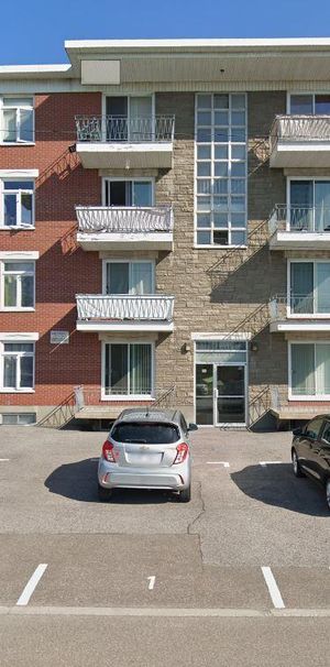 4 1/2 LIBRE IMMÉDIATEMENT, SECTEUR DE CHOIX - Photo 1