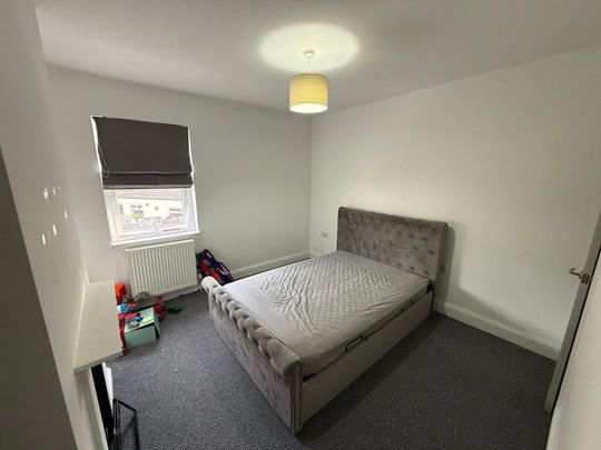 3 bedroom end of terrace house to rent - Photo 1