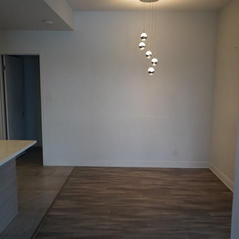 1770 Av. Victoria - Photo 1