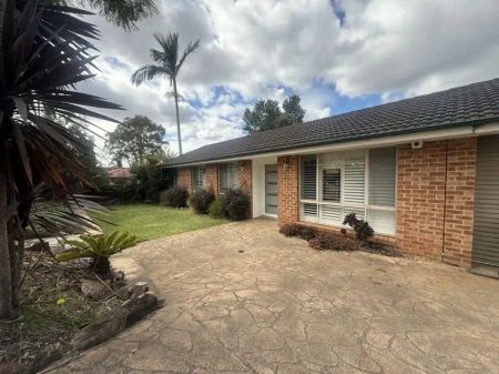 15 Archibald Crescent, Rosemeadow NSW 2560 - Photo 2