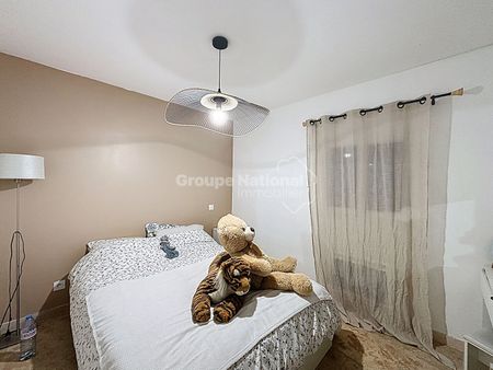 NOVES centre du village, T3 avec cour et place de parking, - Photo 3