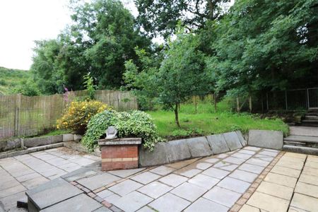 3 bedroom detached house to rent - Photo 2